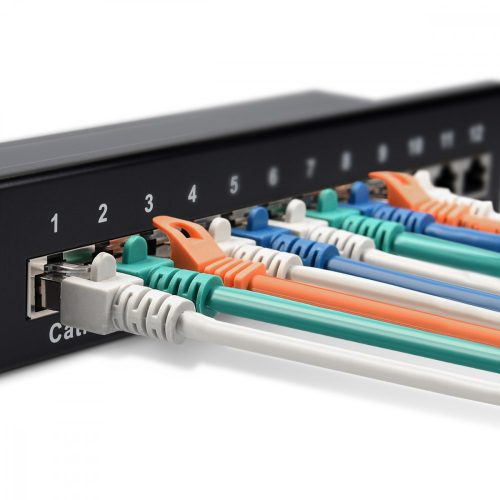 Patch Panel Cat6 με 12 θύρες RJ45 και επιτοίχια τοποθέτηση, Kwmobile, Black, Metal, 44493.02