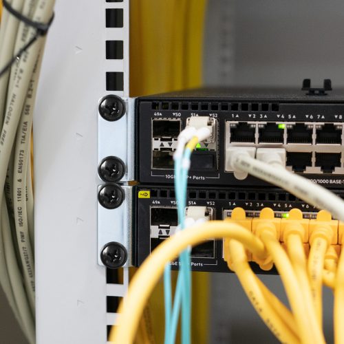 Σετ 20 M6 βίδες, παξιμάδια και ροδέλες, Kwmobile, Μαύρο, Μεταλλικό, 50058.01.20