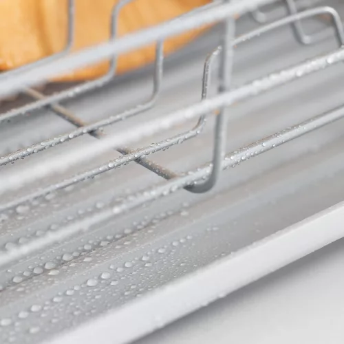 Στεγνωτήρας πιάτων Navaris, με δίσκο αποστράγγισης, με ράφι για πιάτα, ποτήρια και μαχαιροπίρουνα, γκρι, 42,5x31,5x14 εκ., 52545.03