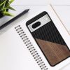 Θήκη Kwmobile για Google Pixel 8, Καφέ/Μαύρο, Ξύλο/Σιλικόνη, 61873.01