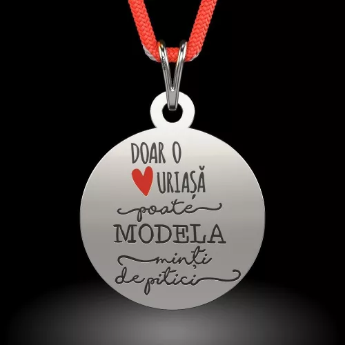 Ασημένιο μενταγιόν με σχέδιο κορδονιού Μόνο μια καρδιά