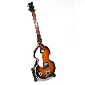   Miniatură chitara bas Indomini MGT-2028, Paul McCartney The Beatles, lemn de mahon, plastic și metal, stil clasic