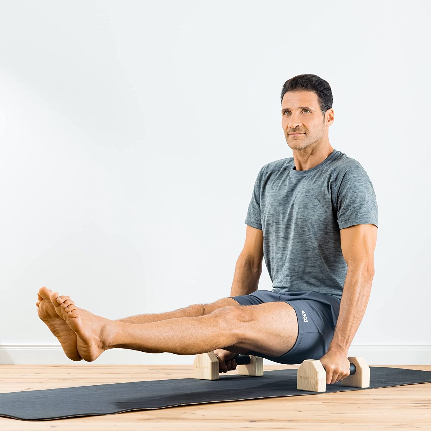 Ξύλινες παράλληλες μπάρες Navaris για CrossFit, 25x10x9,5 cm, 200 kg, μαύρο/καφέ